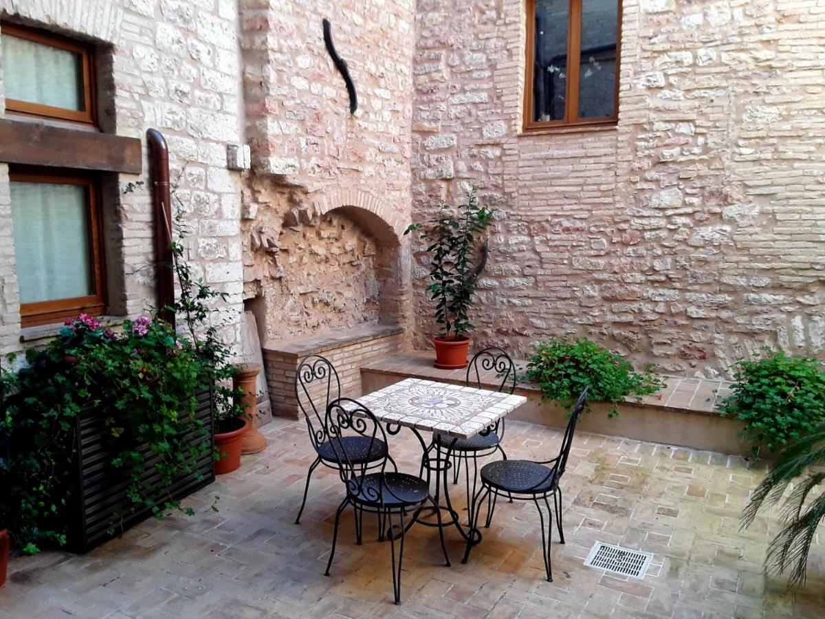 Case Brizi 10 Assisi Exterior photo